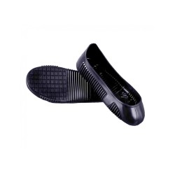Sur chaussure antidérapante sécurise les déplacements sur sol humide