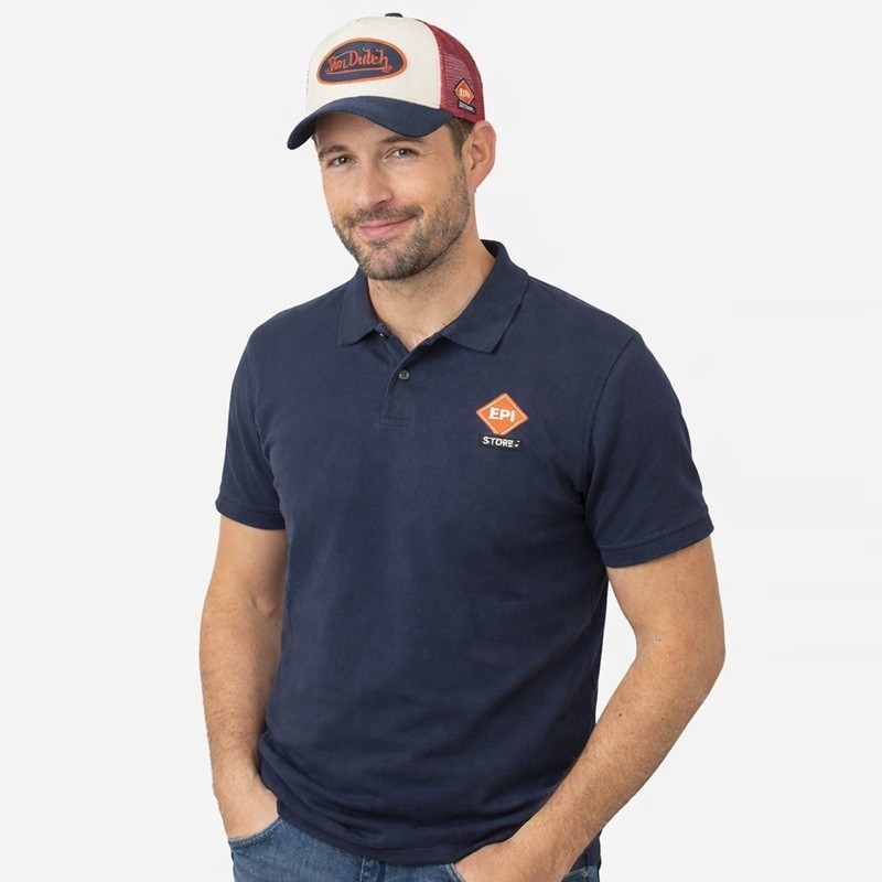 Homme avec Casquette Trucker CLASSIC de VON DUTCH Personnalisée