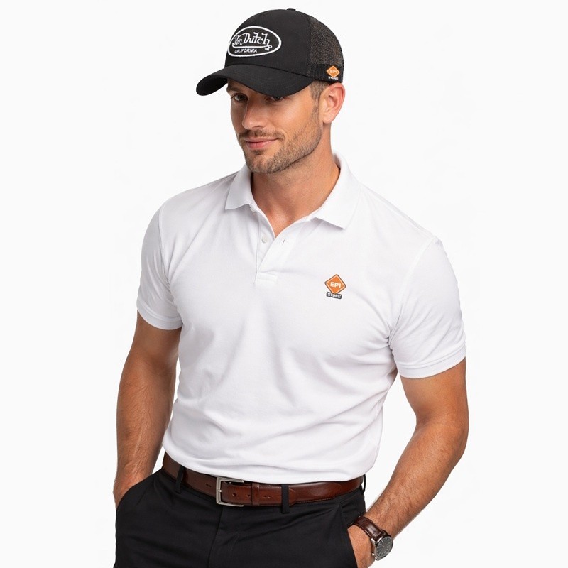 Homme avec Casquette Trucker LOFB de VON DUTCH Personnalisée