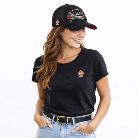 Femme avec Casquette Trucker ROSES de VON DUTCH Personnalisée