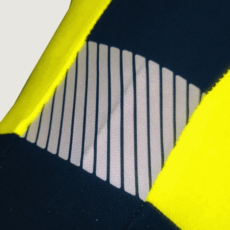 Détail bandes réfléchissantes segmentées polo haute visibilité Singer EN ISO 20471
