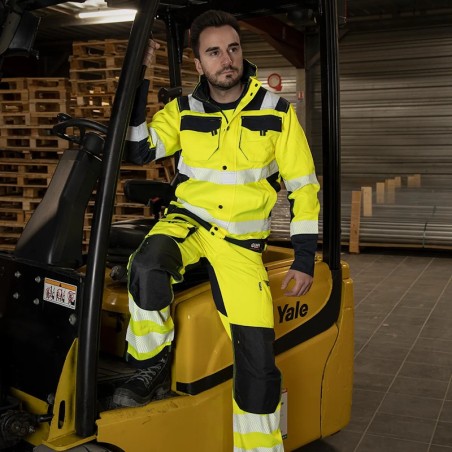 Pantalon haute visibilité renforcé LMA porté en situation professionnelle sur chantier