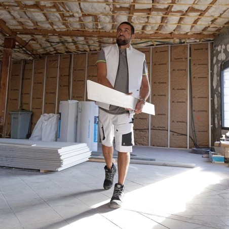 Bermuda de travail stretch LMA LAVIS en utilisation sur chantier