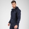 Veste de pluie professionnelle TUNA Nine Worths bleu marine portée par un homme