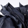Détail de la fermeture de la veste de pluie imperméable TUNA Nine Worths