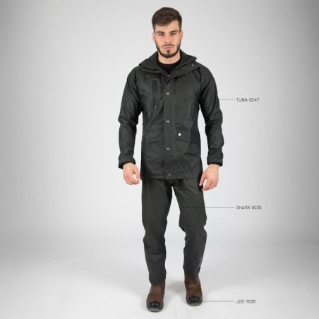 Veste de pluie professionnelle TUNA Nine Worths vert kaki portée en pied