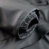 Détail du poignet élastiqué du manteau de pluie OCTOPUS Nine Worths vert olive