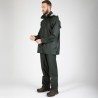 Ensemble de pluie GUPPY Nine Worths kaki porté par un professionnel